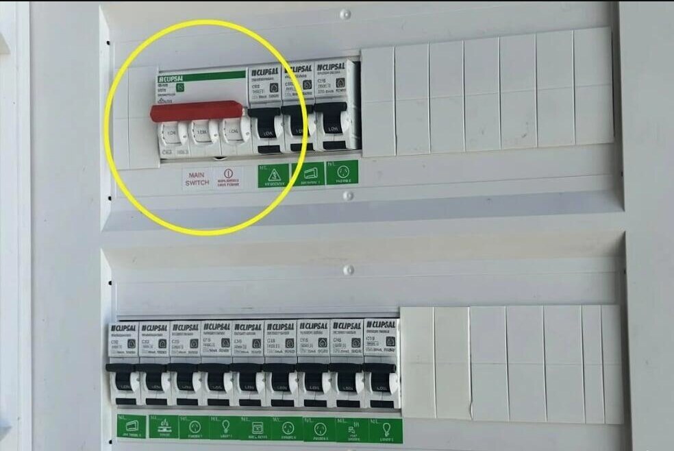 Three-phase switchboard: main switch spans three poles